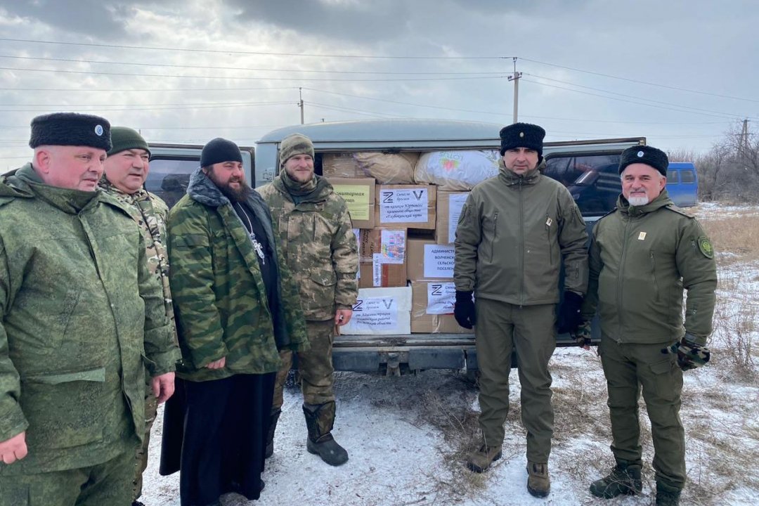 Казакам и военнослужащим, мобилизованным из Ростовской области, передали четыре автомобиля