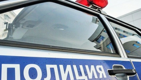 В Сальске полицейские по горячим следам задержали подозреваемых в грабеже